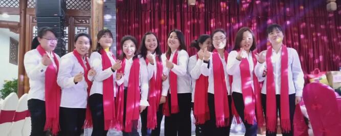 向女神們致敬！